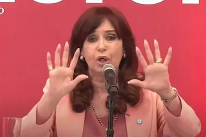 cristina-kirchner-hablo-en-4DPMOBKTRFHEDE5YXWFSPET634