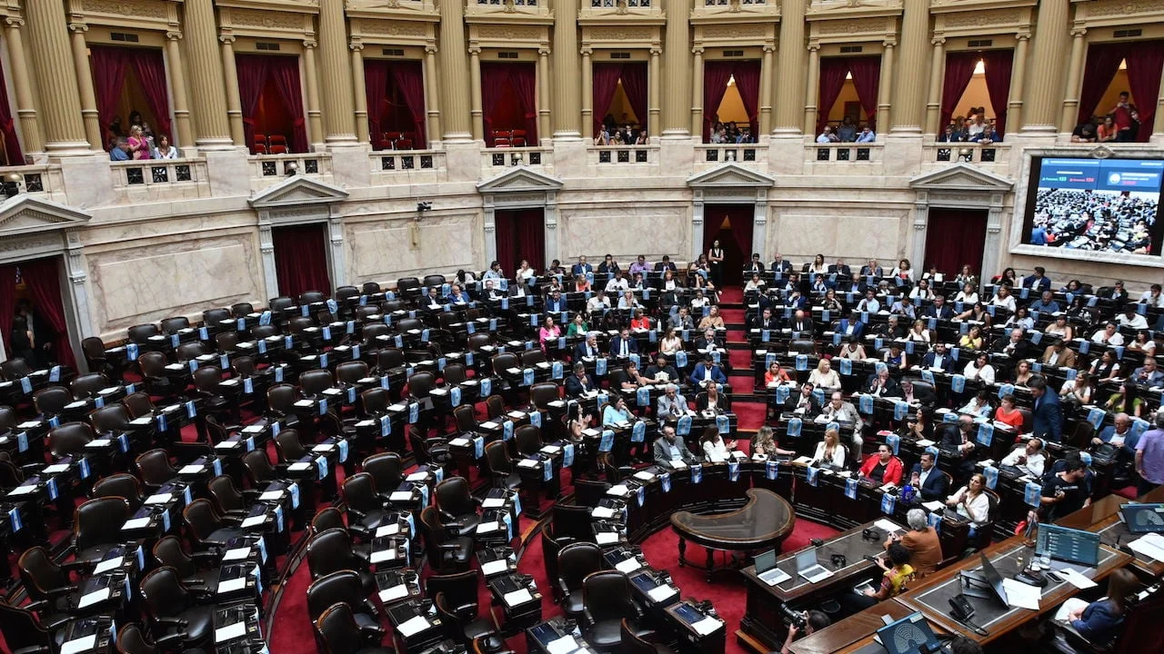 654e43c7b7f47a640ba7447d_telam-telam-camara-diputados-congreso (1)