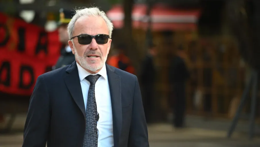 626e7e484bdcf_905_510!