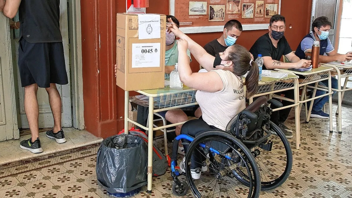 votando en sillas e rueda