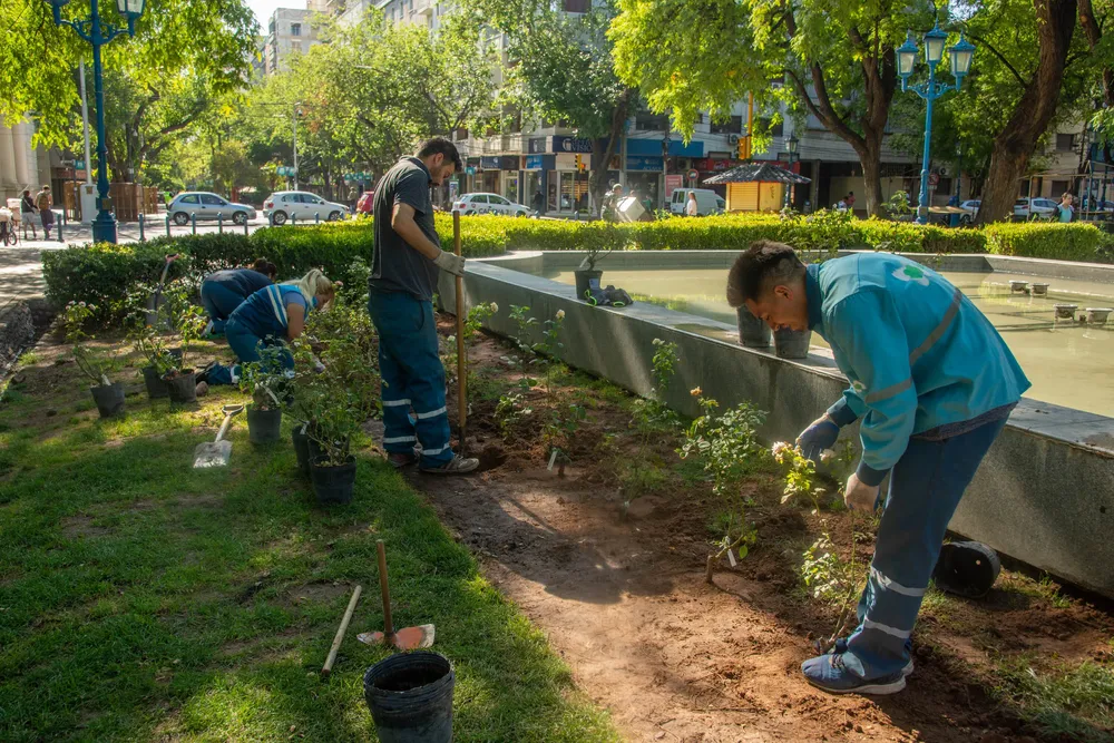 Vandalizacion-plaza-independencia-Ciudad-Mendoza-2