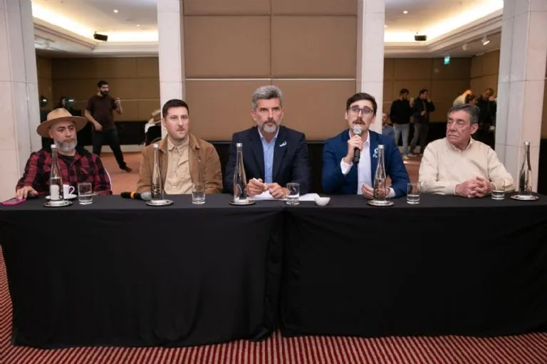 f768x1-230518_230645_5050