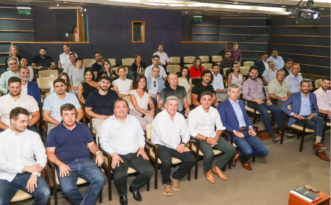 Screenshot 2025-11-11 at 17-08-36 WhatsApp