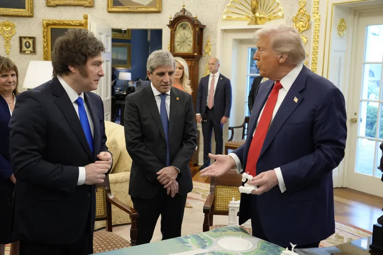 javier-milei-donald-trump-luis-caputo-14-10-25