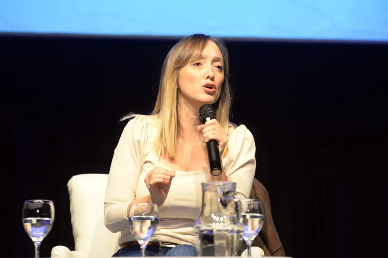 anabel-fernandez-sagasti-cumbre-kirchneristajpg