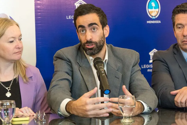 proyecto-ley-portezuelo-del-viento-victor-fayadjpg