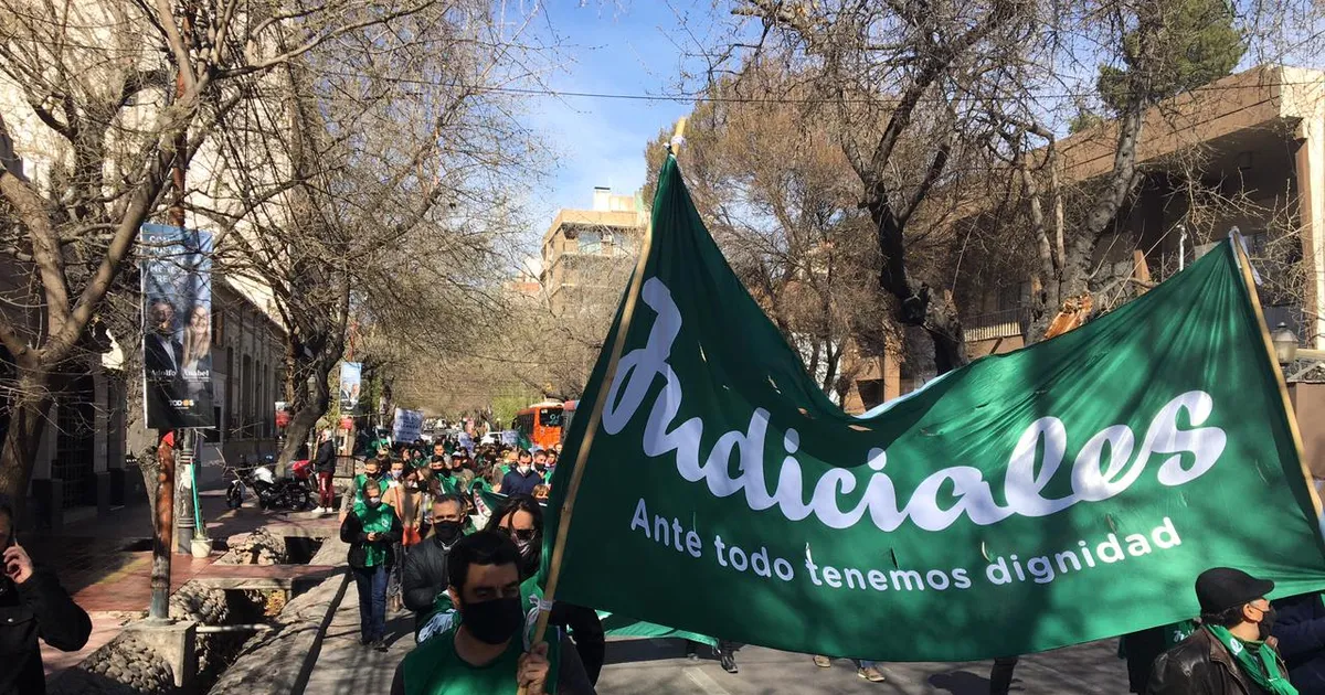 judiciales-gremio-empleados-judiciales-paro-marcha-movilizacion-paritarias-mendoza